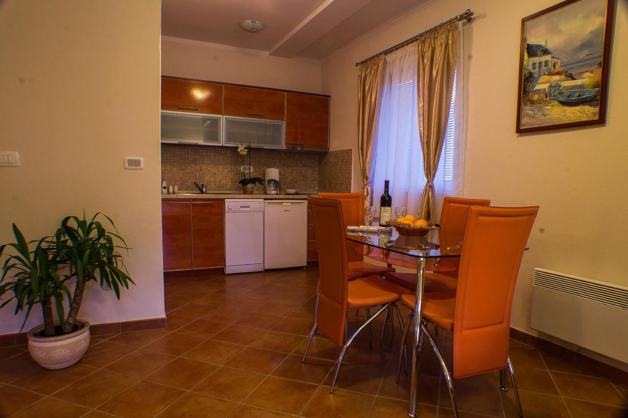 Dmm Apartments Tivat Exterior photo