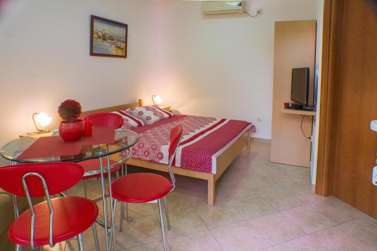 Dmm Apartments Tivat Exterior photo