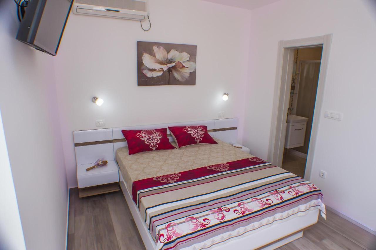 Dmm Apartments Tivat Exterior photo