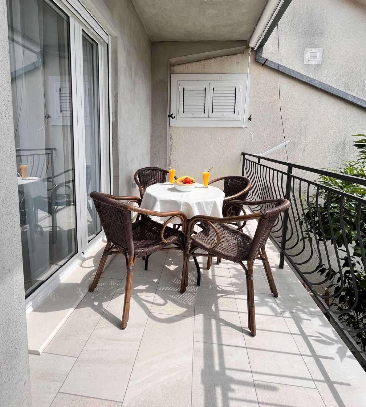 Dmm Apartments Tivat Exterior photo